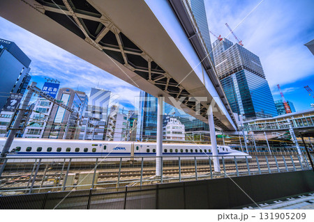 日本の東京都市景観　浜松町駅や世界貿易センタービルディング新本館・ターミナル建設工事、新幹線など 131905209