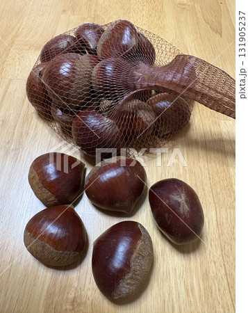 ツヤツヤの栗_秋の味覚_笠間の栗 131905237