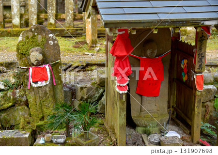 高野山奥の院の参道　安産地蔵尊 131907698