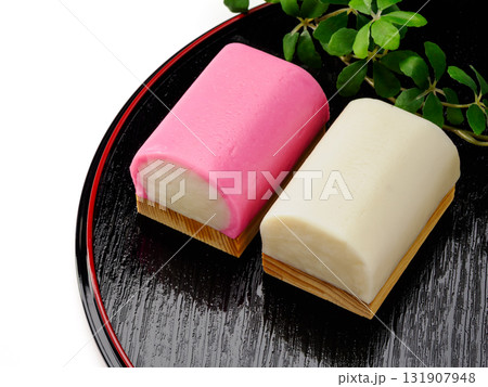 お祝い料理の彩り 紅白のかまぼこ お祝い料理の彩り 紅白のかまぼこ 131907948