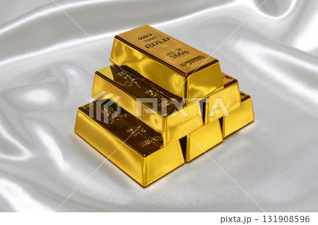 金　ジュエリー　宝石　買取　ビジネス 131908596