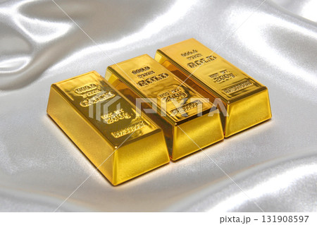 金　ジュエリー　宝石　買取　ビジネス 131908597