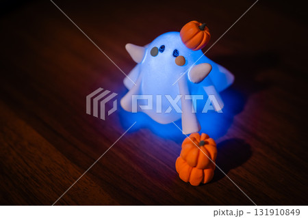 ハロウィンおばけとかぼちゃ 131910849