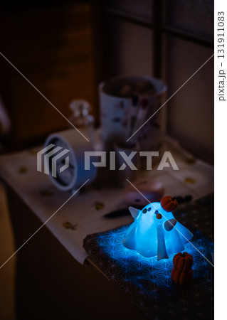 カラフル ハロウィンおばけとかぼちゃ カラフル ハロウィンおばけとかぼちゃ 131911083