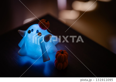 カラフル ハロウィンおばけとかぼちゃ カラフル ハロウィンおばけとかぼちゃ 131911095