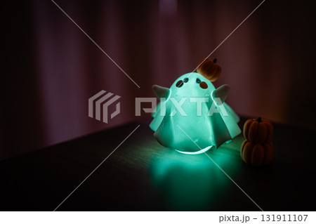 カラフル ハロウィンおばけとかぼちゃ カラフル ハロウィンおばけとかぼちゃ 131911107