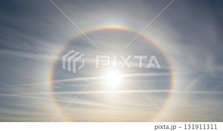 幻想的な巻層雲とハロ現象 131911311
