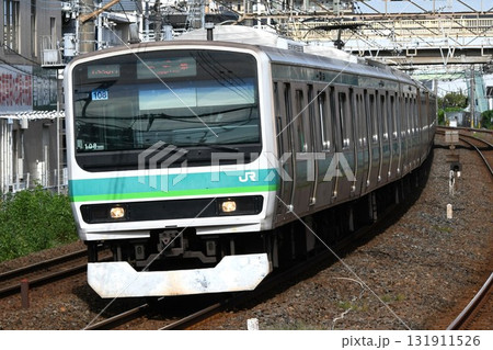上野へ向けて常磐線をゆくE231系電車 上野へ向けて常磐線をゆくE231系電車 131911526