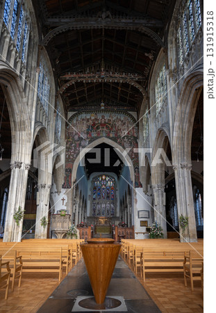 Salisbury, Wiltshire, UK: The interior of St Thomas's Church in Salisbury. 131915318