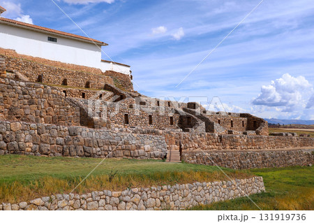 View of the ruins of the Inca temple of Chinchero in Cusco. 131919736
