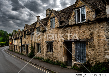 Picturesque Village Castle Combe In The Cotswolds Area In Wiltshire In England, United Kingdom Picturesque Village Castle Combe In The Cotswolds Area In Wiltshire In England, United Kingdom 131919984