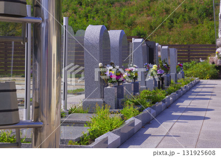 きれいに整備された公園墓地 131925608