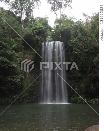 Millaa Millaa Falls–緑に包まれた水の幕と苔の崖 Millaa Millaa Falls–緑に包まれた水の幕と苔の崖 131925823
