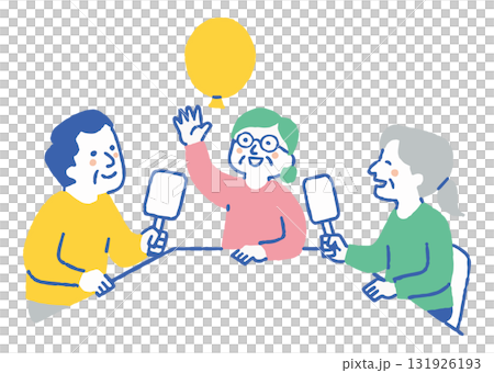 Elderly men and women playing balloons_Color 131926193