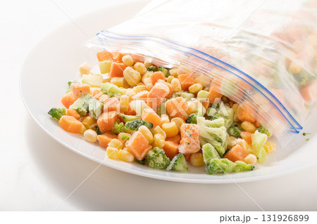 冷凍ミックス野菜（ニンジン　コーン　ブロッコリー） 131926899