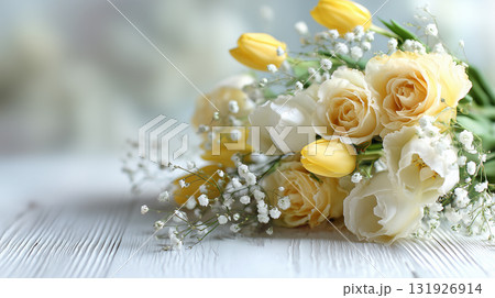イエロー基調のフラワーアレンジ イエロー基調のフラワーアレンジ 131926914