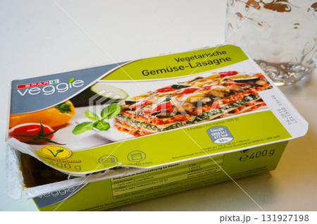 ヨーロッパのスーパーで仕入れた即席ラザニア 131927198