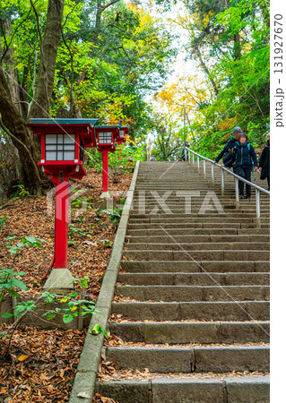 【東京都】豊かな自然に恵まれた高尾山薬王院の男坂 【東京都】豊かな自然に恵まれた高尾山薬王院の男坂 131927670