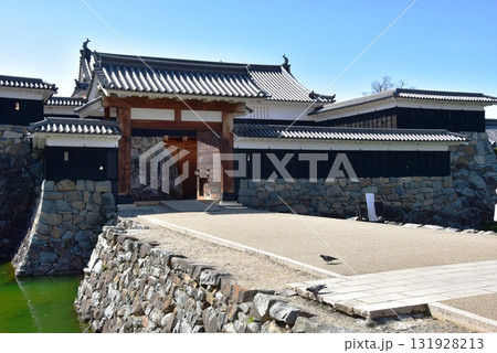 長野県松本市　松本城太鼓門（二の門） 131928213