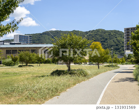 兵庫県川西市　キセラ川西せせらぎ公園の風景 131931569