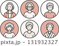 グレイヘアのシニア女性のアイコンイラストセット　 131932327