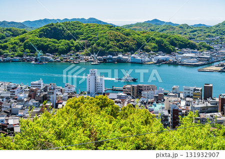《広島県》尾道の街並み全景・丘の上の眺望 131932907