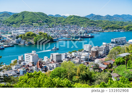 《広島県》尾道の街並み全景・丘の上の眺望 131932908