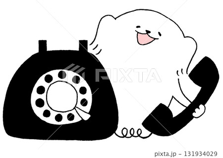 黒電話で通話する犬 131934029