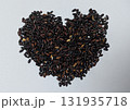 ハートの形にした古代米 131935718
