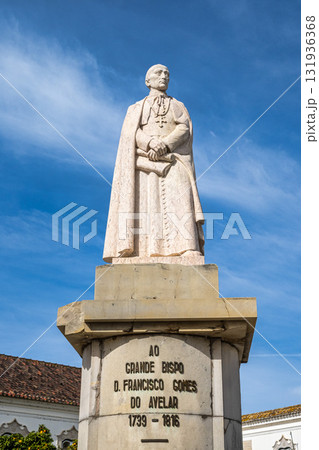 Statue of bishop Francisco Gomes do Avelar at Largo da Se in the old Town of Faro in Portugal Statue of bishop Francisco Gomes do Avelar at Largo da Se in the old Town of Faro in Portugal 131936368