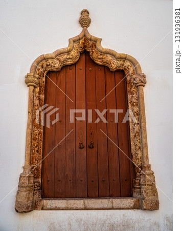 Famous window at the Church of mercy, built in the mid-16th century in Silves, Algarve in Portugal 131936381