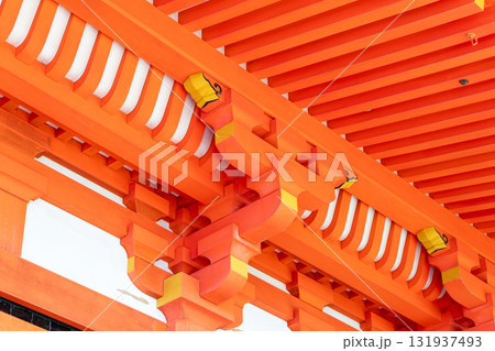 日本の伝統建築の軒下構造 131937493