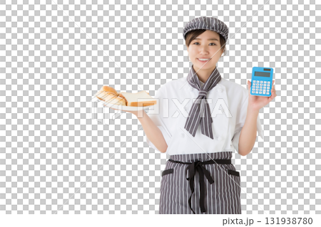 一位身穿廚師服的女士手拿一片麵包（剪切） 131938780