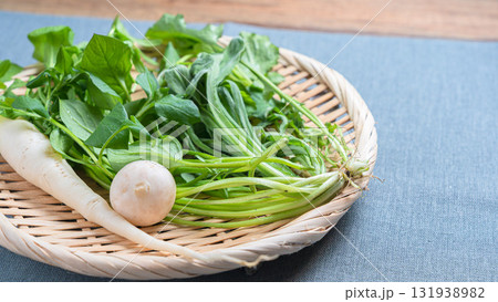 春の七草 131938982