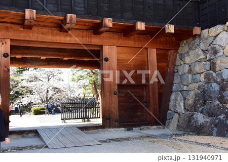 長野県松本市 松本城太鼓門(一の門・東側) 長野県松本市 松本城太鼓門(一の門・東側) 131940971