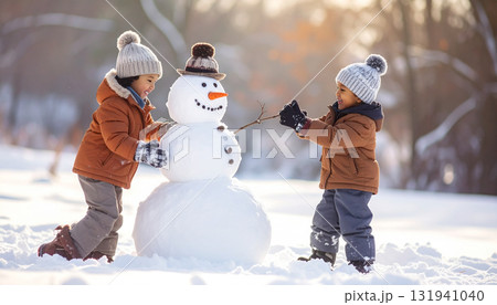 雪遊びをする子供達(AI生成画像) 雪遊びをする子供達(AI生成画像) 131941040