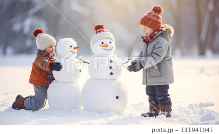 雪遊びをする子供達(AI生成画像) 雪遊びをする子供達(AI生成画像) 131941041