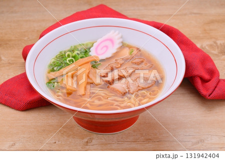 醤油ラーメン、しょうゆ拉麺、中華蕎麦、佐野ラーメン風トッピング。 131942404