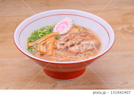 醤油ラーメン、しょうゆ拉麺、中華蕎麦、佐野ラーメン風トッピング。 131942407