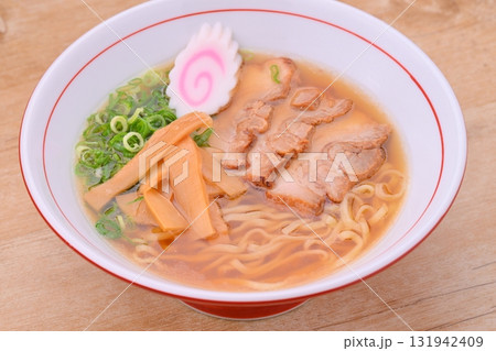 醤油ラーメン、しょうゆ拉麺、中華蕎麦、佐野ラーメン風トッピング。 131942409