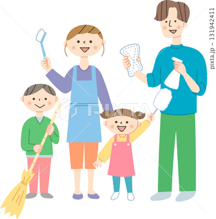 掃除道具を持った家族 131942411