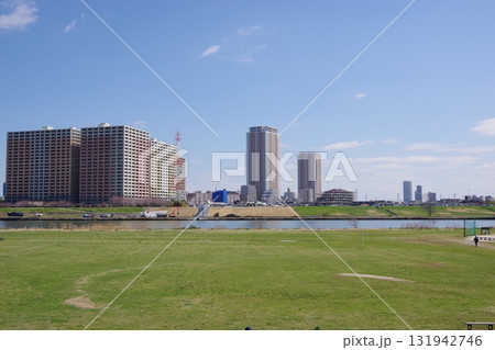 川沿いに建つマンション 川沿いに建つマンション 131942746