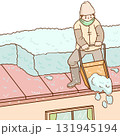 屋根の雪下ろしをする人 131945194