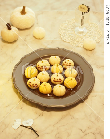 ハロウィンイメージ　パーティー　スイーツ 131946037