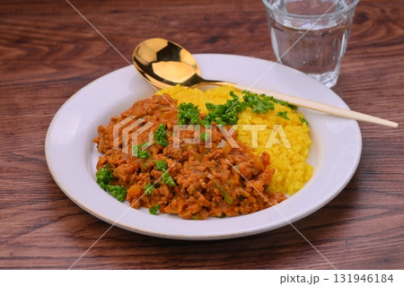手作りのドライカレー牛豚挽肉とタマネギ・ピーマン（ターメリックライス） 131946184
