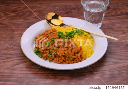 手作りのドライカレー牛豚挽肉とタマネギ・ピーマン(ターメリックライス) 手作りのドライカレー牛豚挽肉とタマネギ・ピーマン(ターメリックライス) 131946185