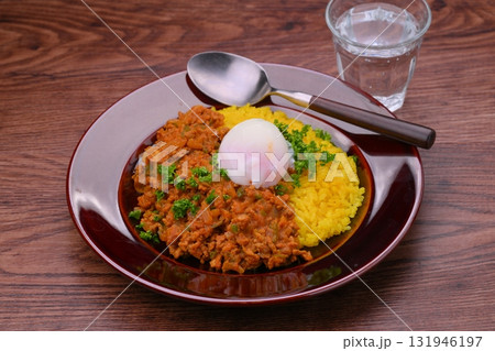 手作りのドライカレー牛豚挽肉とタマネギ・ピーマン（ターメリックライス） 131946197