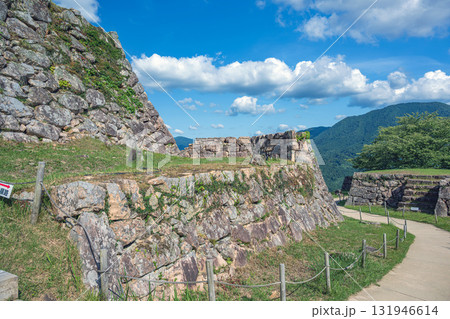 雲海の城 竹田城 城内の風景 131946614