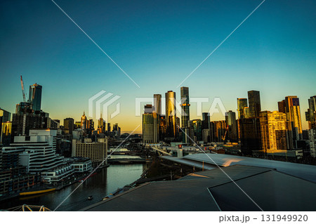 夕暮れのメルボルン市街 131949920