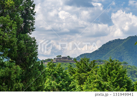 雲海の城 竹田城遠景 131949941